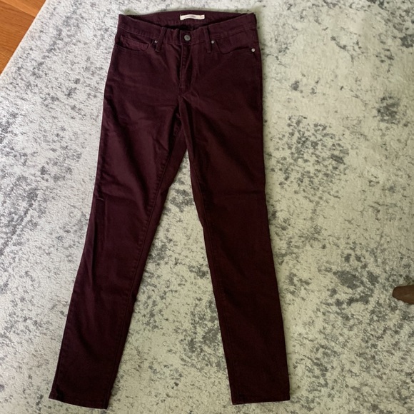 EUC Levi’s purple slimming skinny jeans - Picture 3 of 5